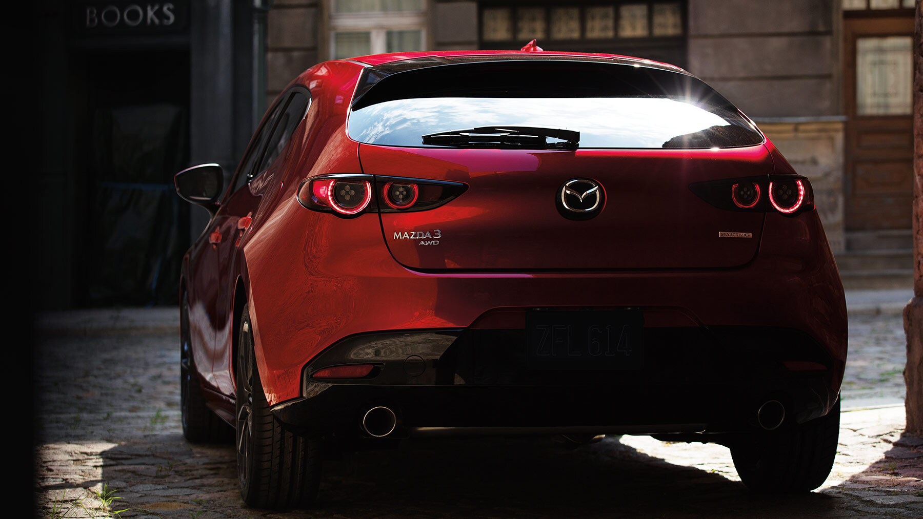 2020-mazda-3-hatchback-back-light.jpg
