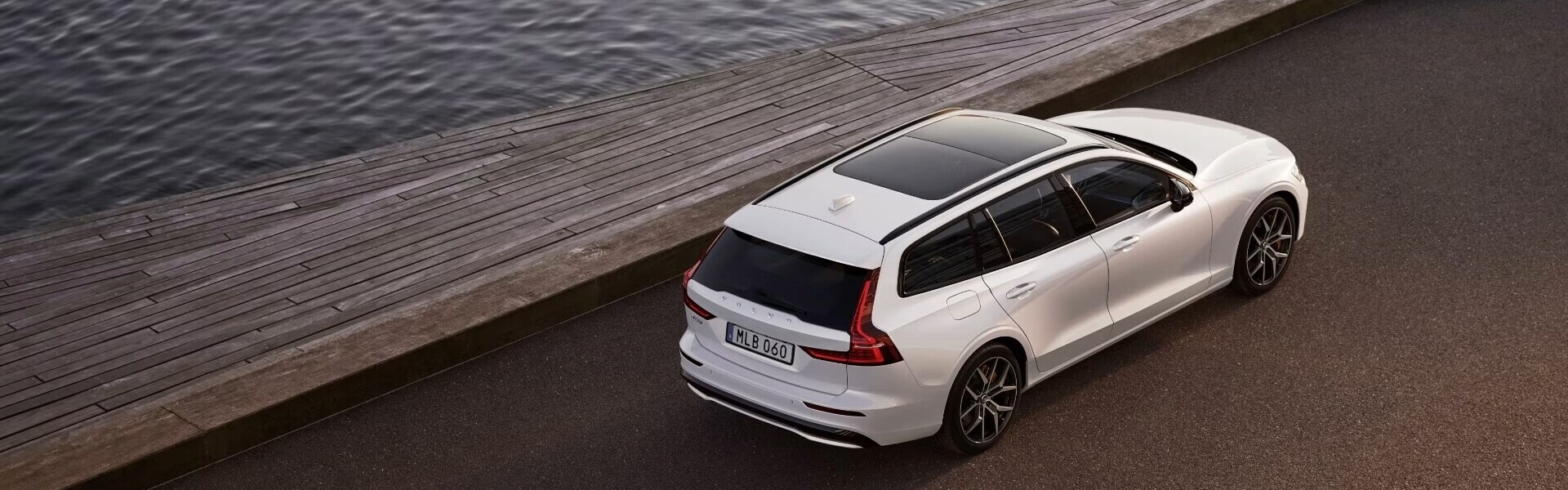 2024 Volvo V60 Banner (1).jpg