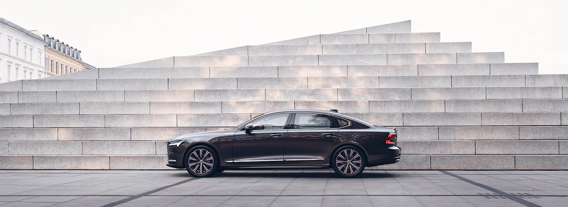 2022-Volvo-S90-header.png