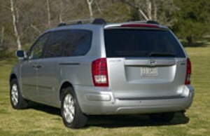 Buy 2008 Hyundai Entourage Manchester NH