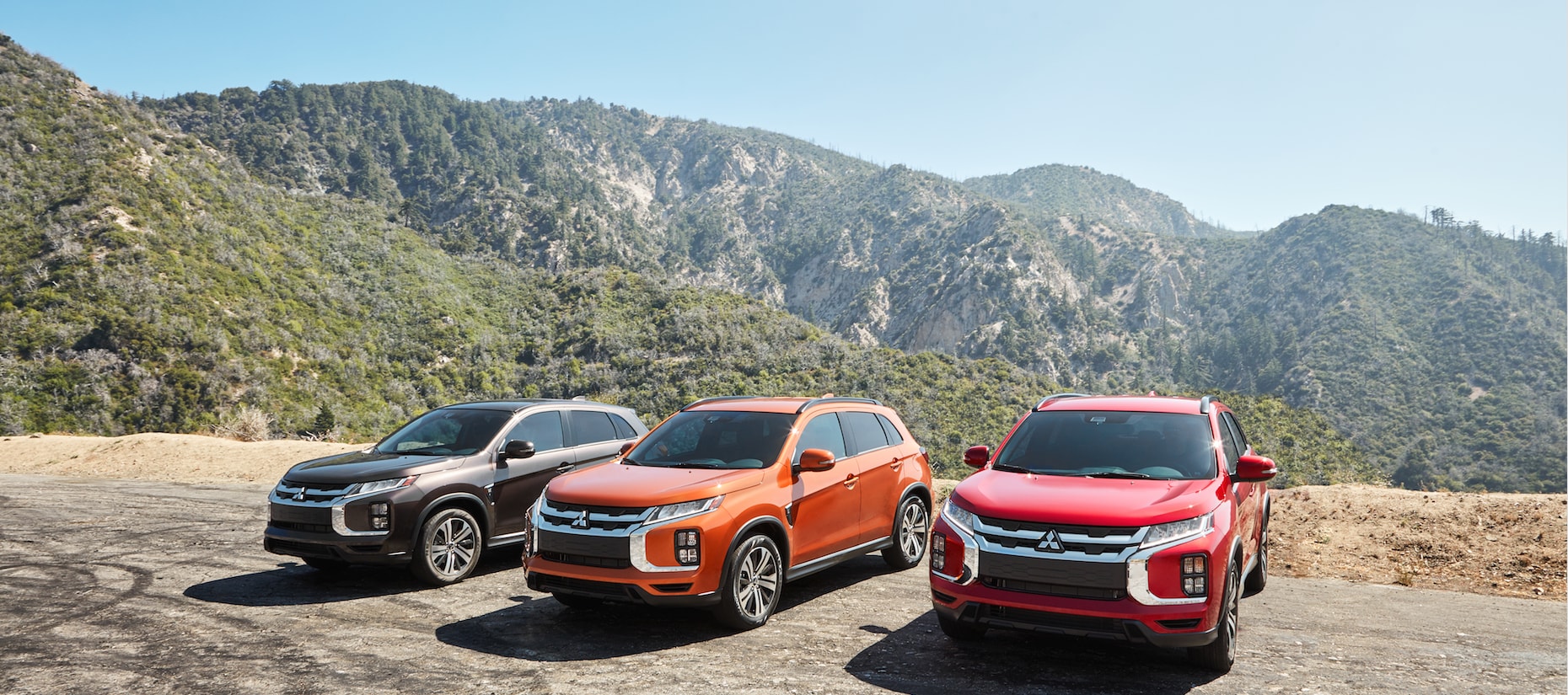 2020-Outlander-Sport-Family.png
