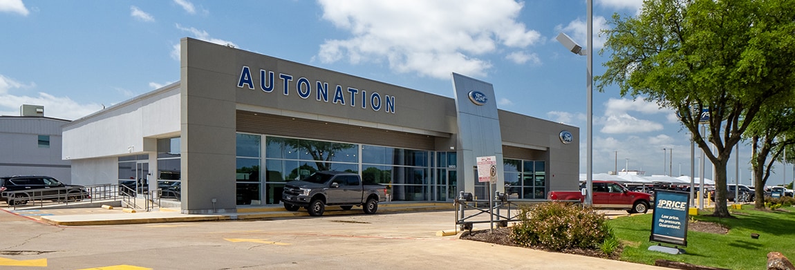 Exterior view of AutoNation Ford Arlington