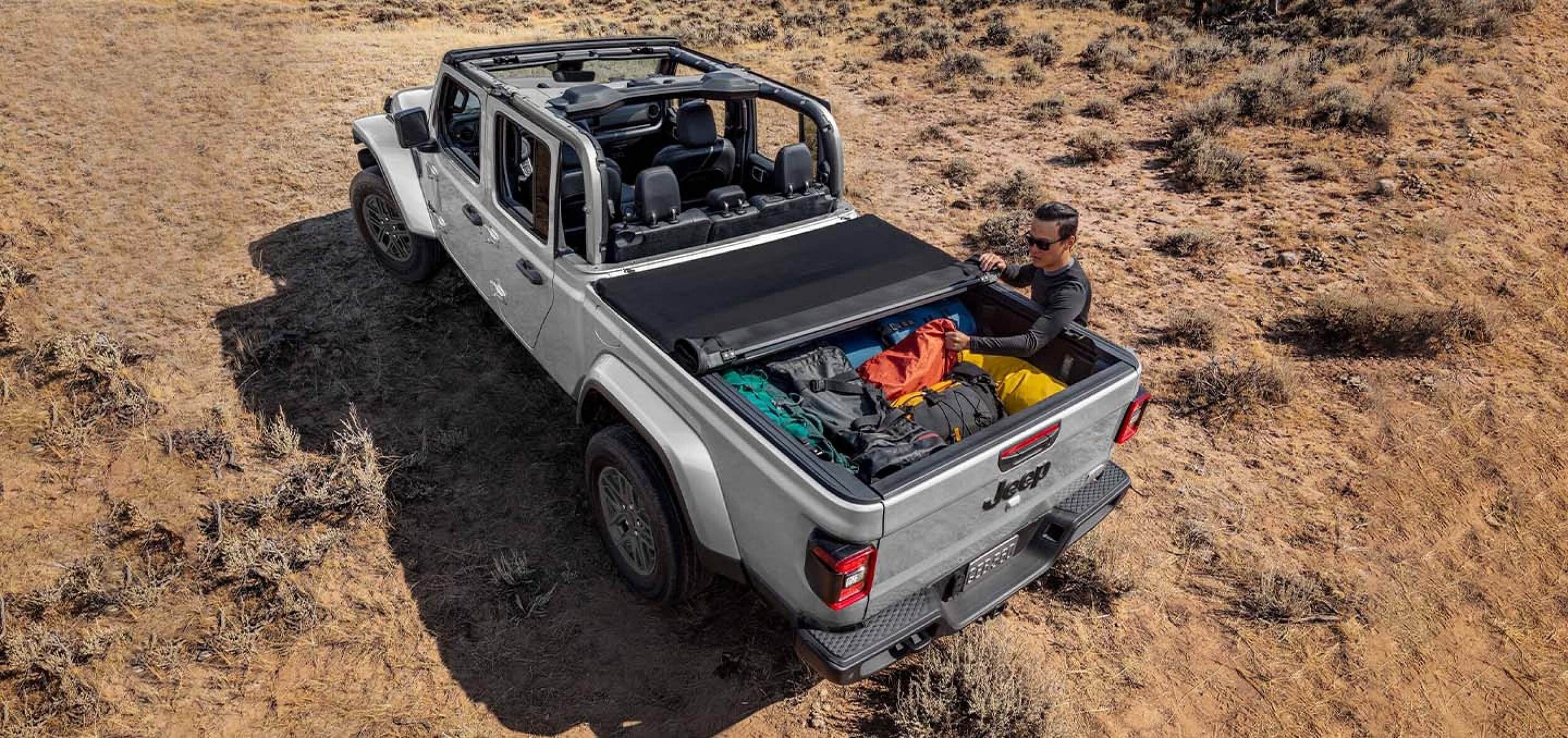 Learn about the Jeep Gladiator Truck Size & Cargo Space Exterior shot of Jeep Gladiator Truck