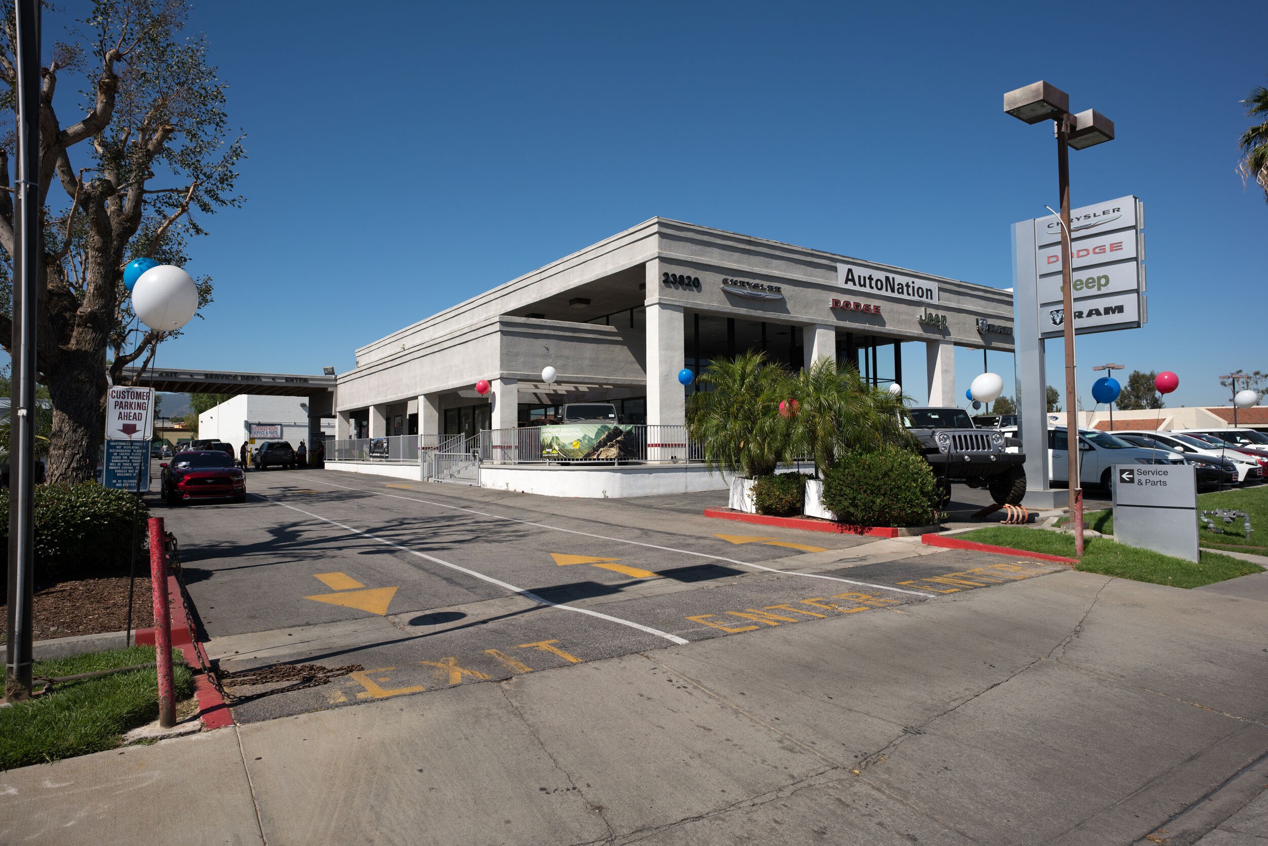Valencia Service Center
