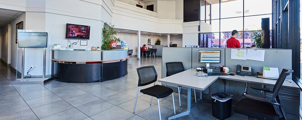 AutoNation Chrysler Dodge Jeep RAM Valencia Finance Center