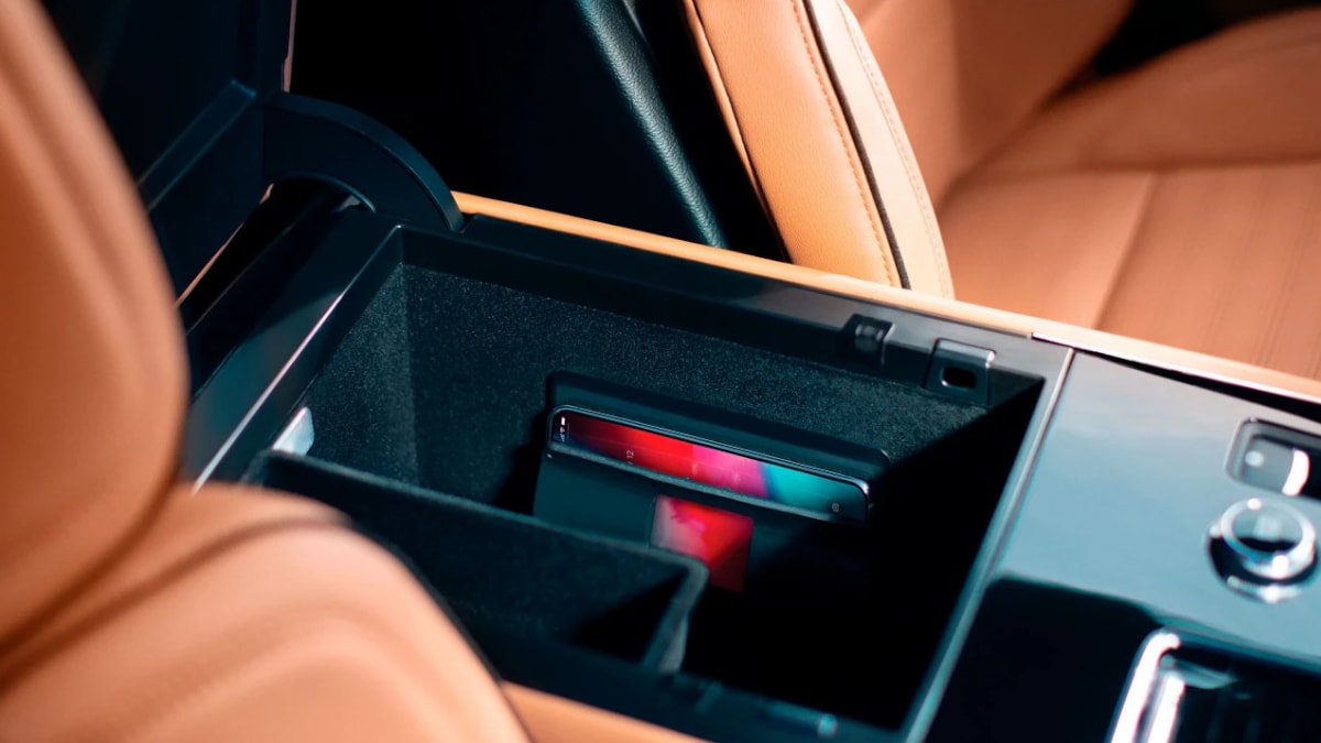 View of cell phone charging on Lincoln wireless charging pad