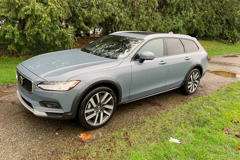 Exterior view of the 2021 Volvo V90 Cross Country T6