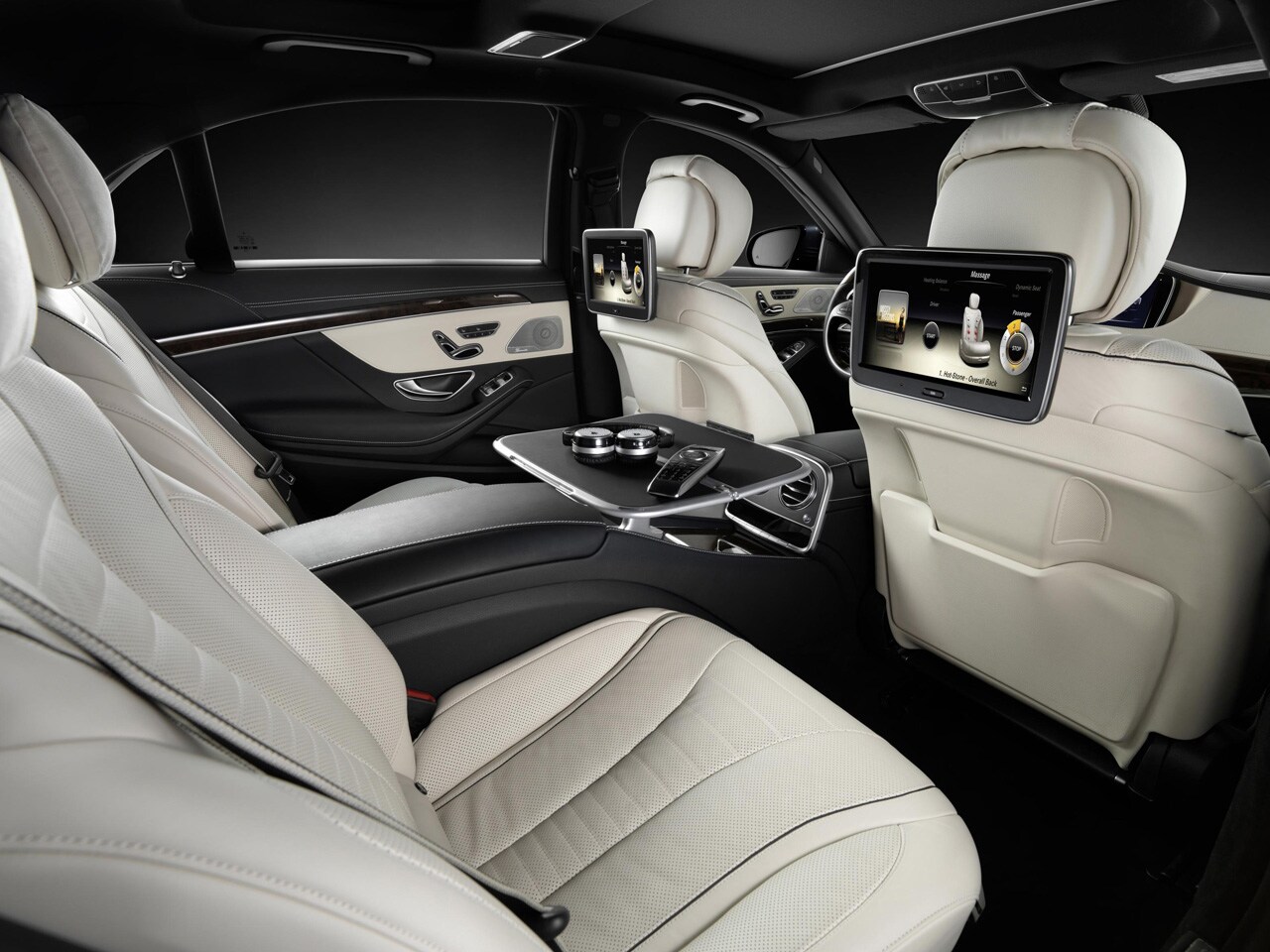 Exterior view of the Mercedes-Benz S-Class