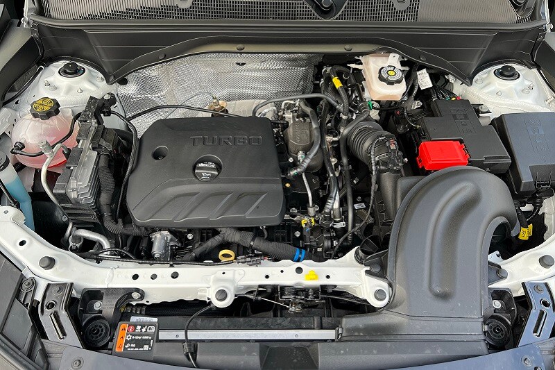 Engine bay of the 2022 Chevrolet Trailblazer RS