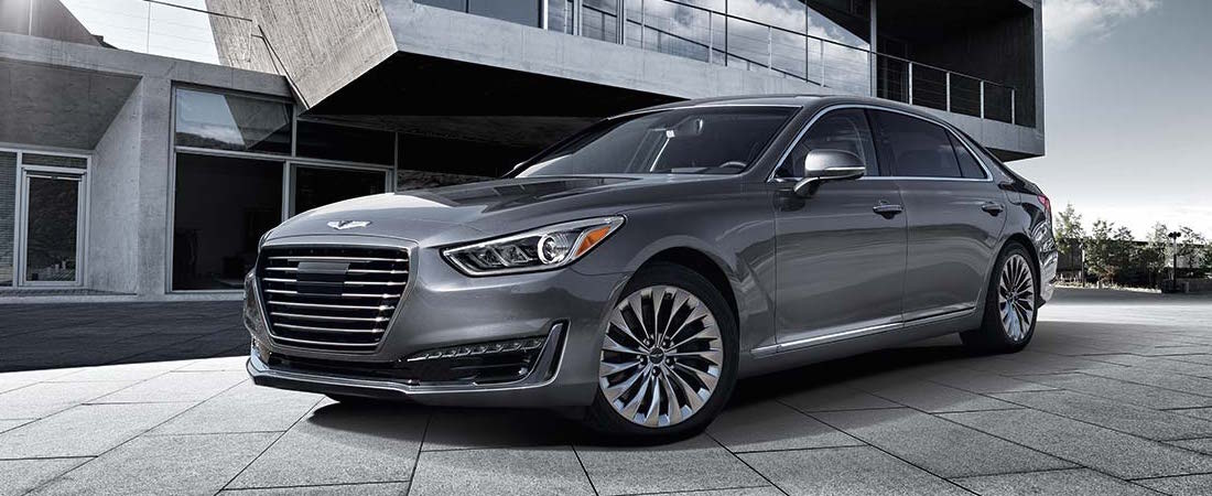 2017 Genesis G90.jpg