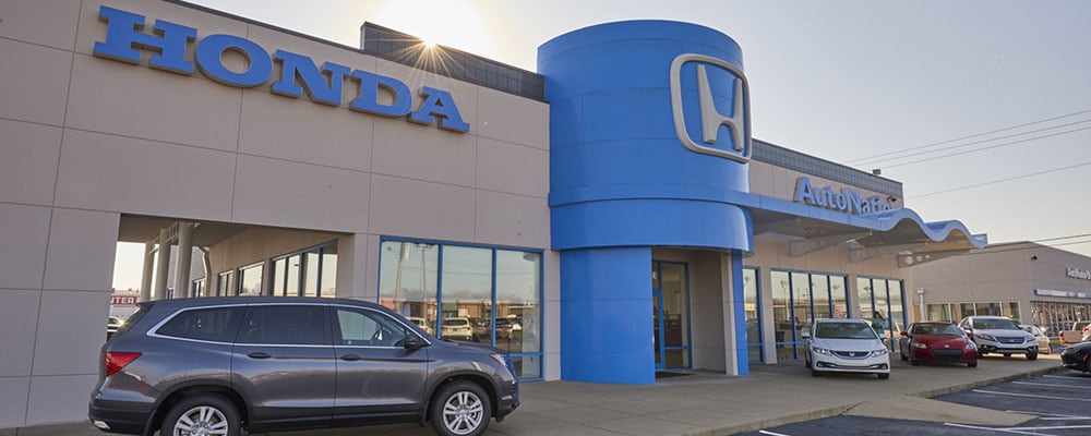 Exterior View of Dealership Serving Lakeland