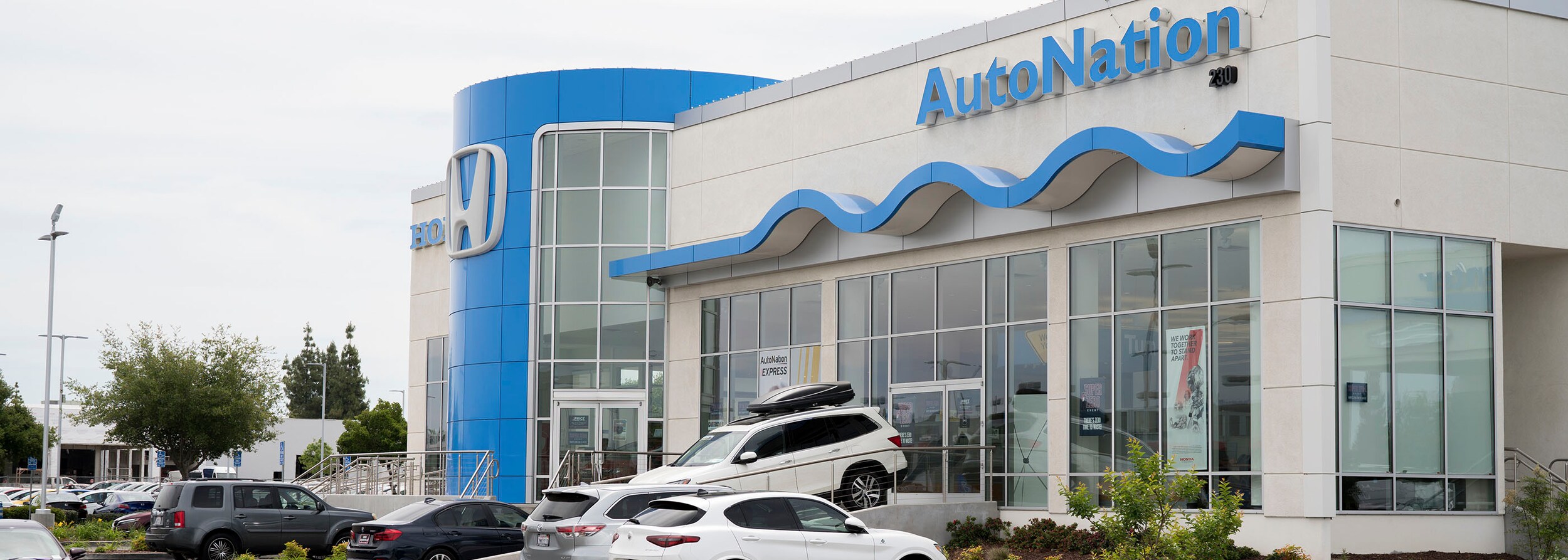 AutoNation Honda Roseville Outside view of AutoNation Honda Roseville