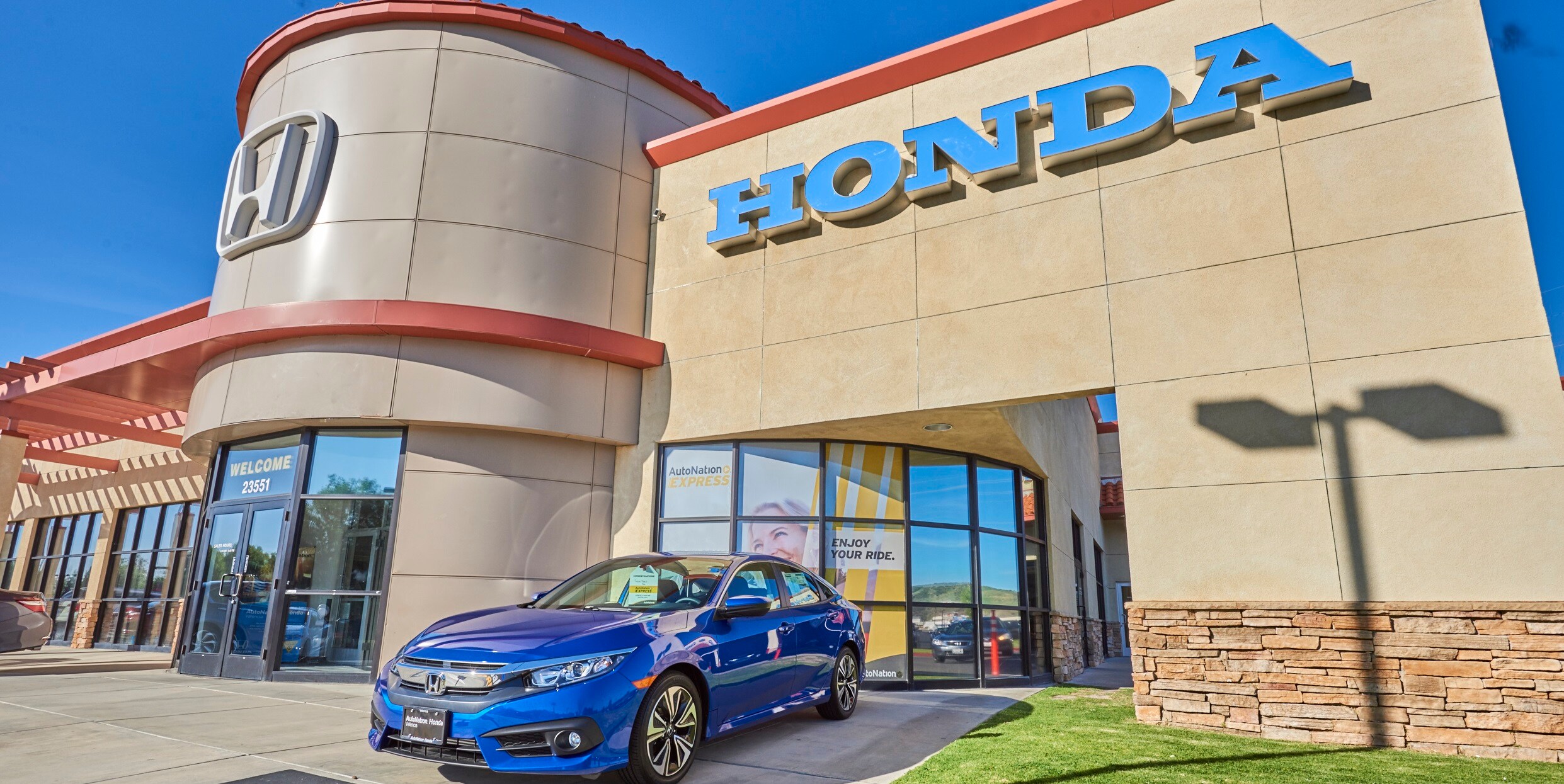 Honda Dealership Serving Valencia, CA