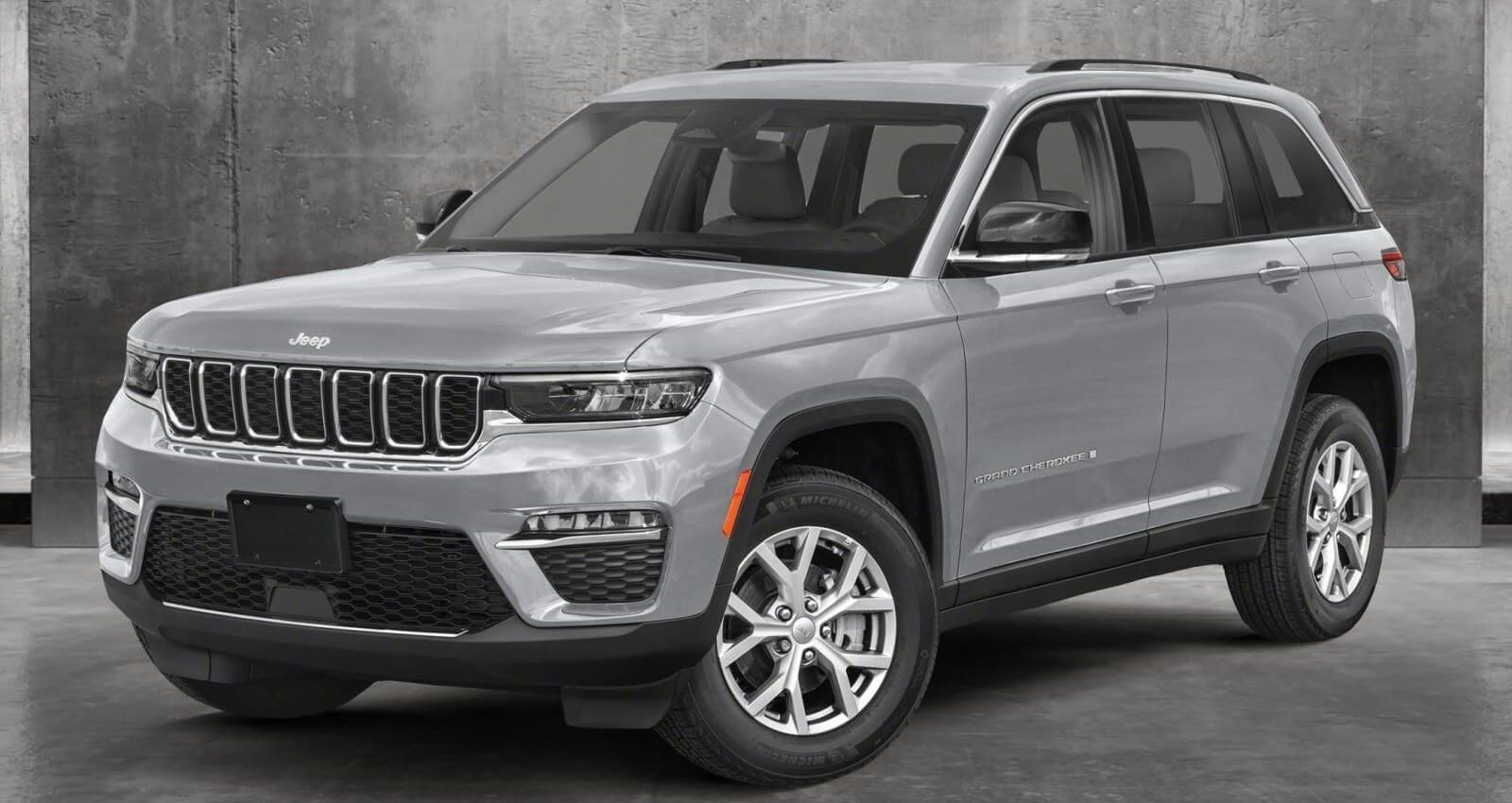 Jeep Grand Cherokee in Silver Zynith Jeep Grand Cherokee in Silver Zynith