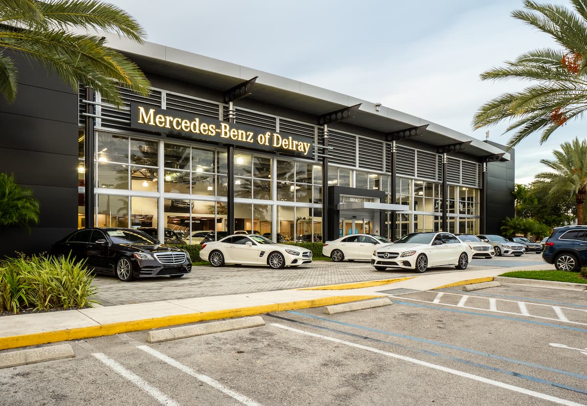 Mercedes-Benz dealership in Florida