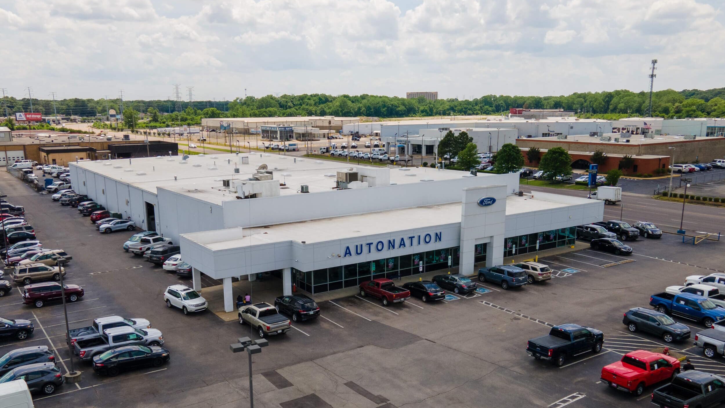 Exterior Shot of AutoNation Ford Memphis
