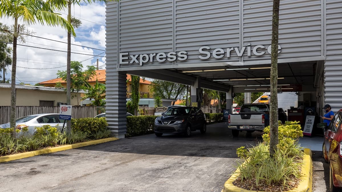 AutoNation Nissan Miami Service Center entrance