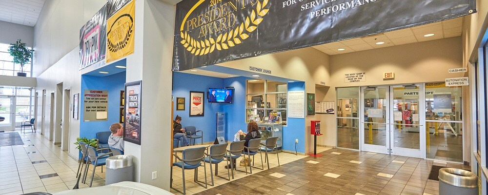 AutoNation Ford North Canton Finance Center