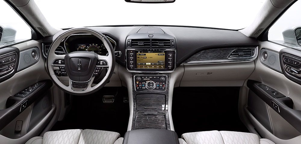 2017 Lincoln Continental Interior
