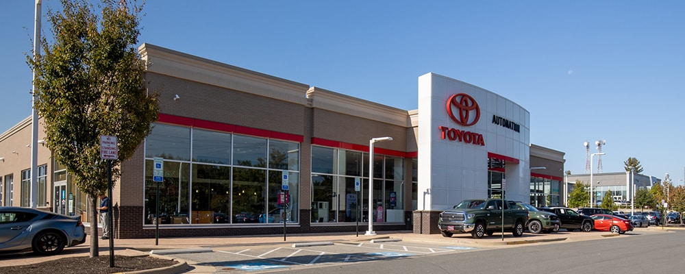 AutoNation Toyota Leesburg Outside view of AutoNation Toyota Leesburg