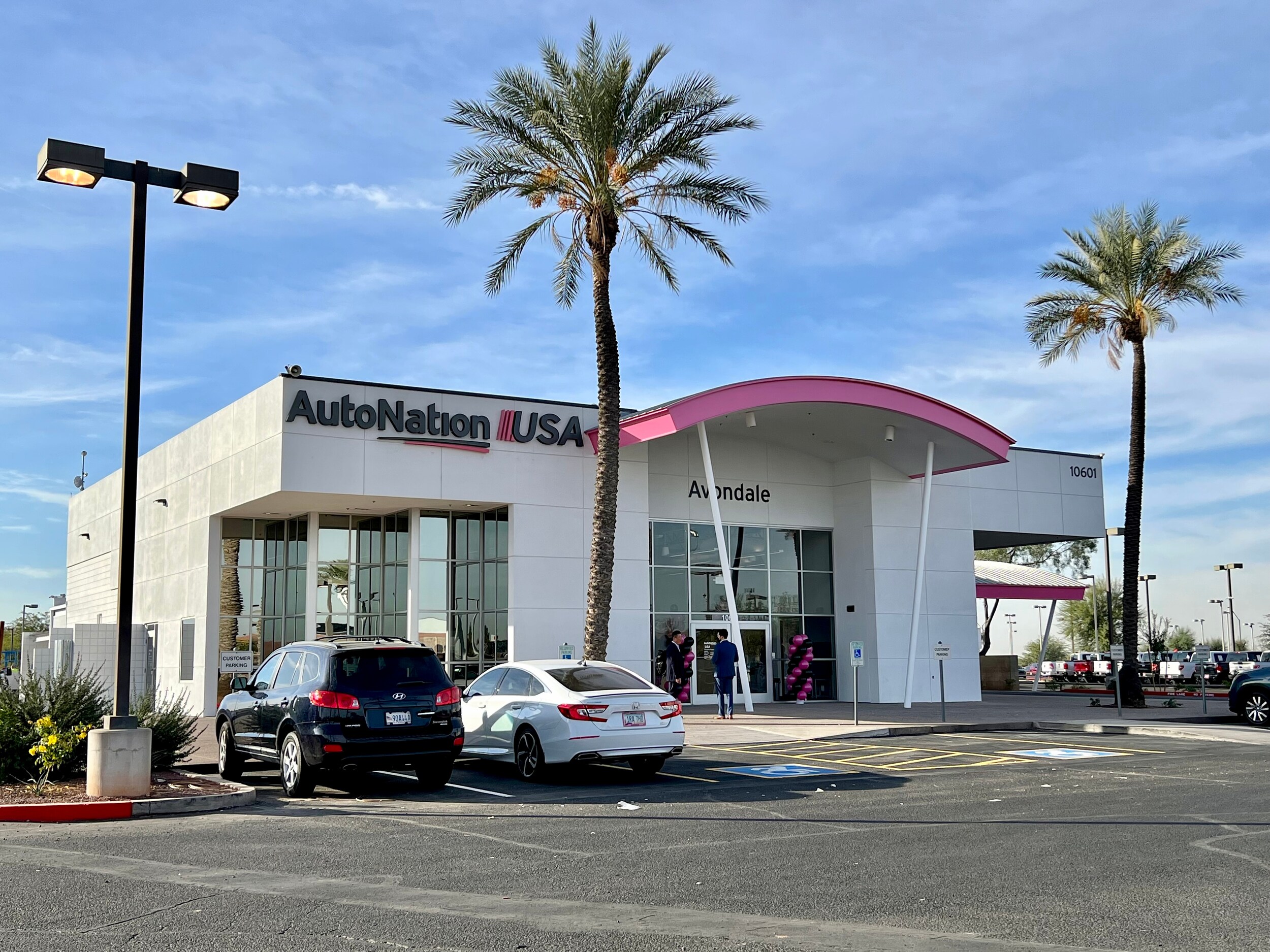 Exterior view of AutoNation USA Phoenix Avondale