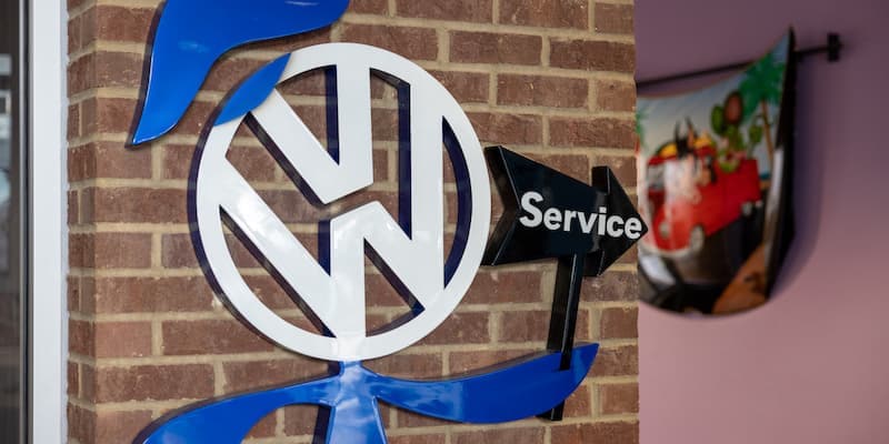 AutoNation VW Mall of Georgia service signage