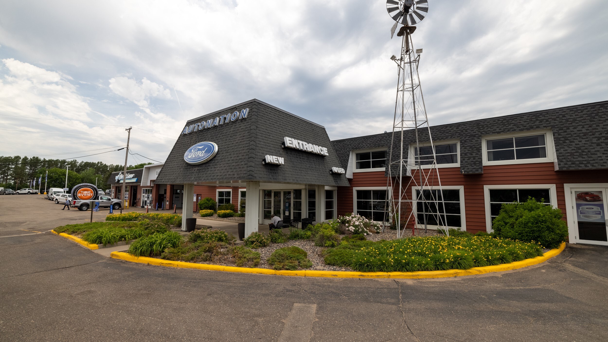 AutoNation Ford White Bear Lake is here for all your Ford purchasing, servicing, and financing needs in White Bear Lake, MN Exterior view of AutoNation Ford White Bear Lake