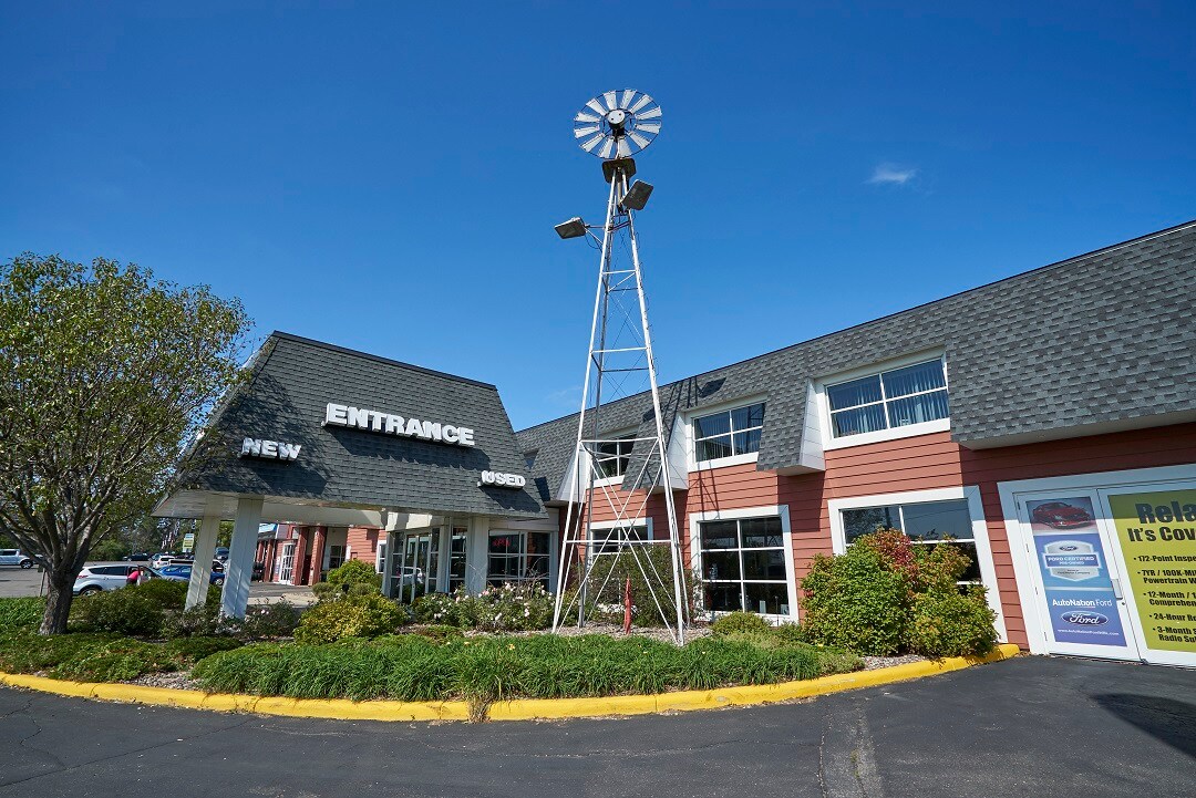 AutoNationFordWhiteBearLake_Windmill.jpg