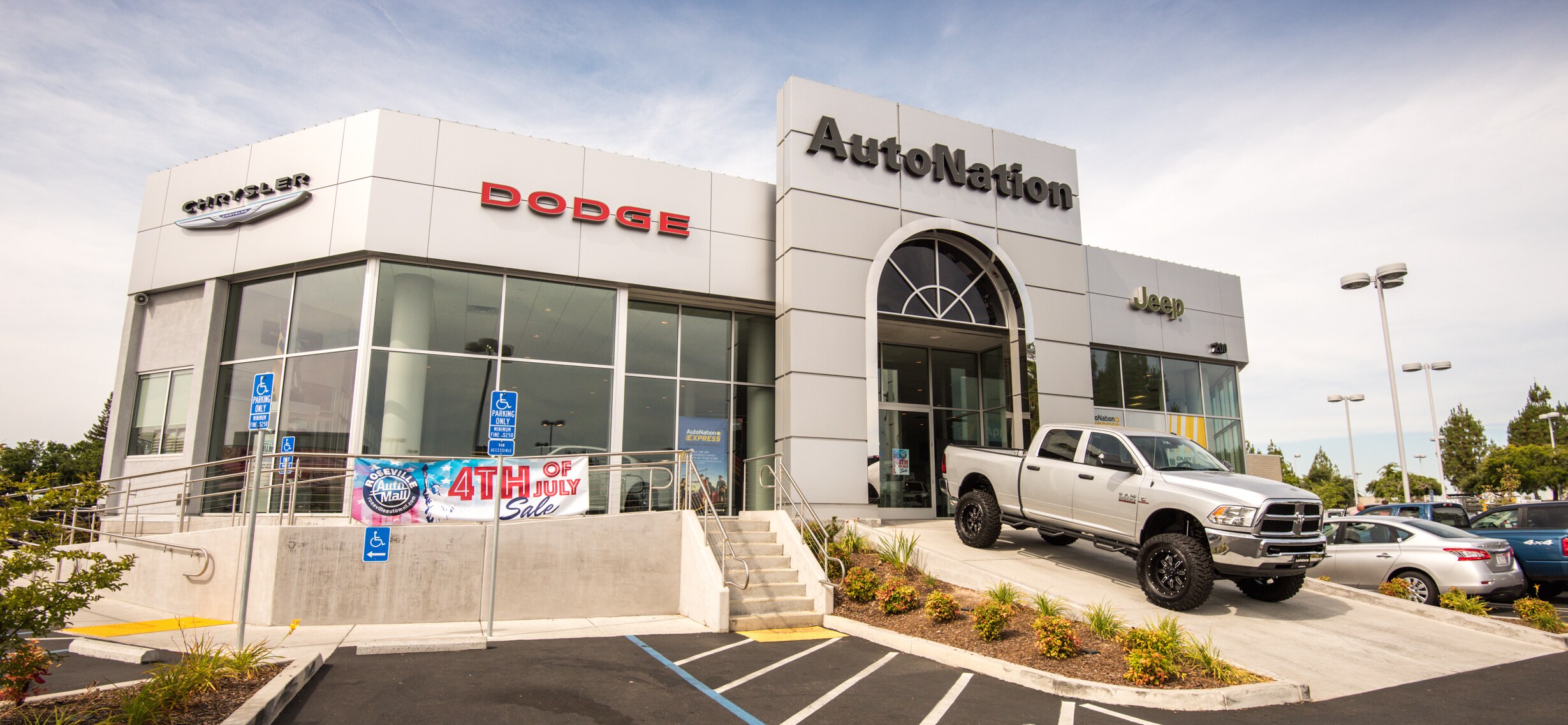 AutoNation Chrysler Dodge Jeep RAM Roseville.jpg