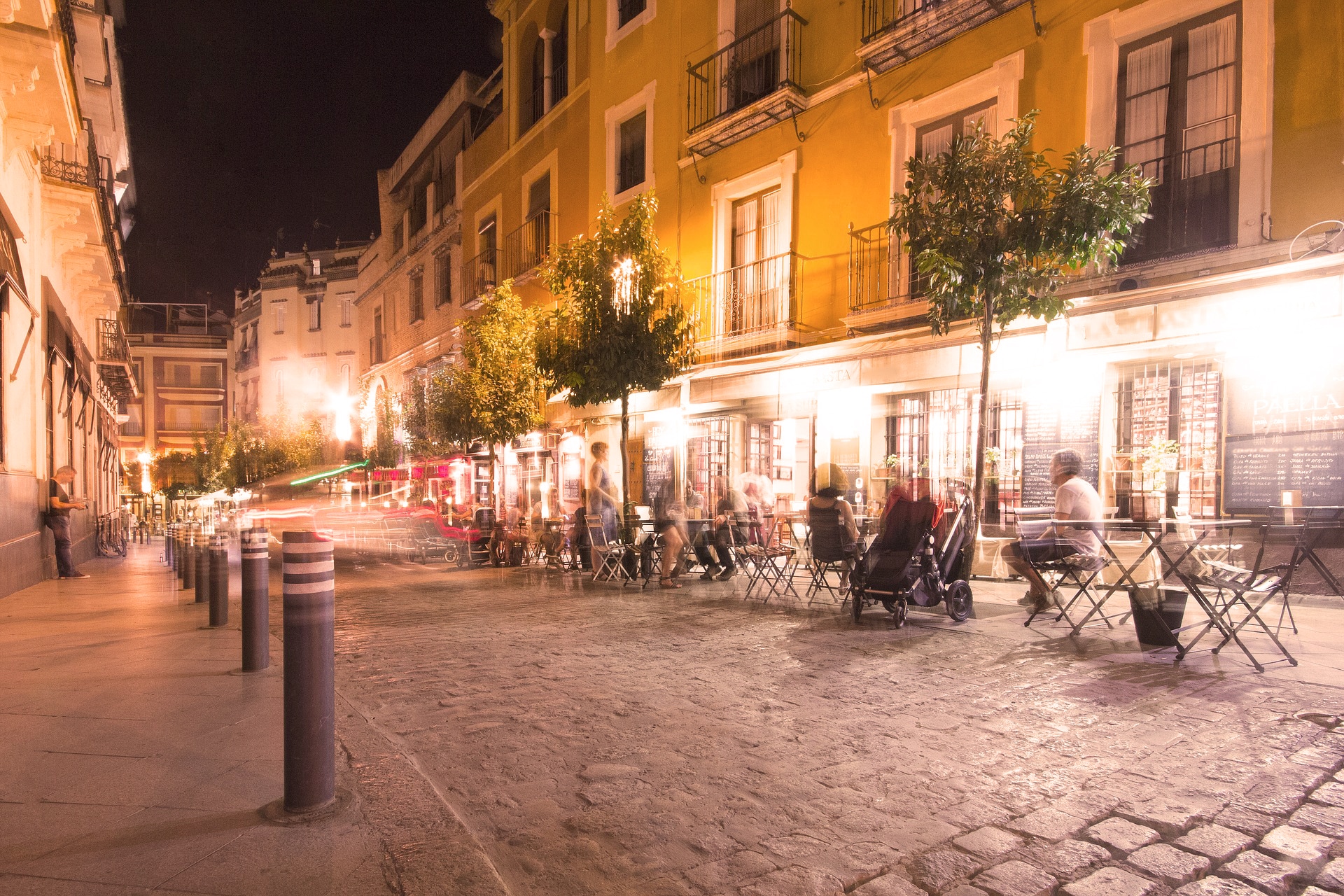 restaurant-cafe-city-town-cobblestone-street-dinner-socializing-social-night-out-nightlife-2606573_1920.jpg