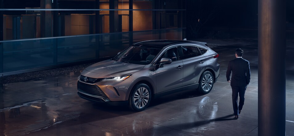 2021-Toyota-Venza-Limited-SUV-L02.png