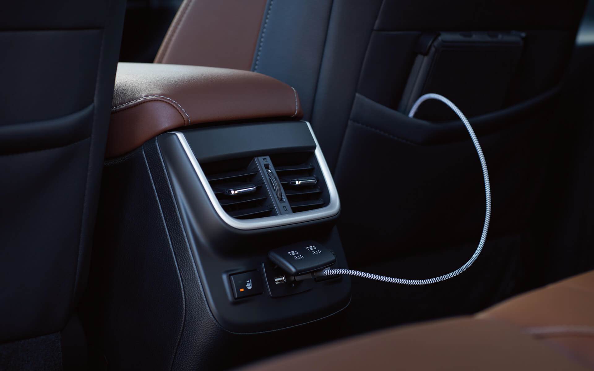2020 Outback Interior Features - Technology.jpg