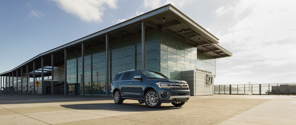 2022-Ford-Expedition-Platinum-SUV-L01.jpeg