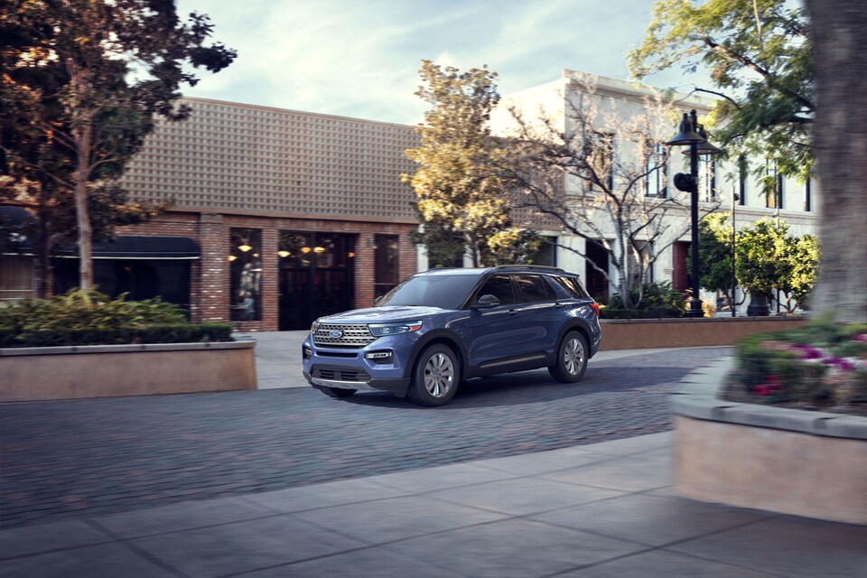 2021-Ford-Explorer-Limited-SUV-L01.jpeg