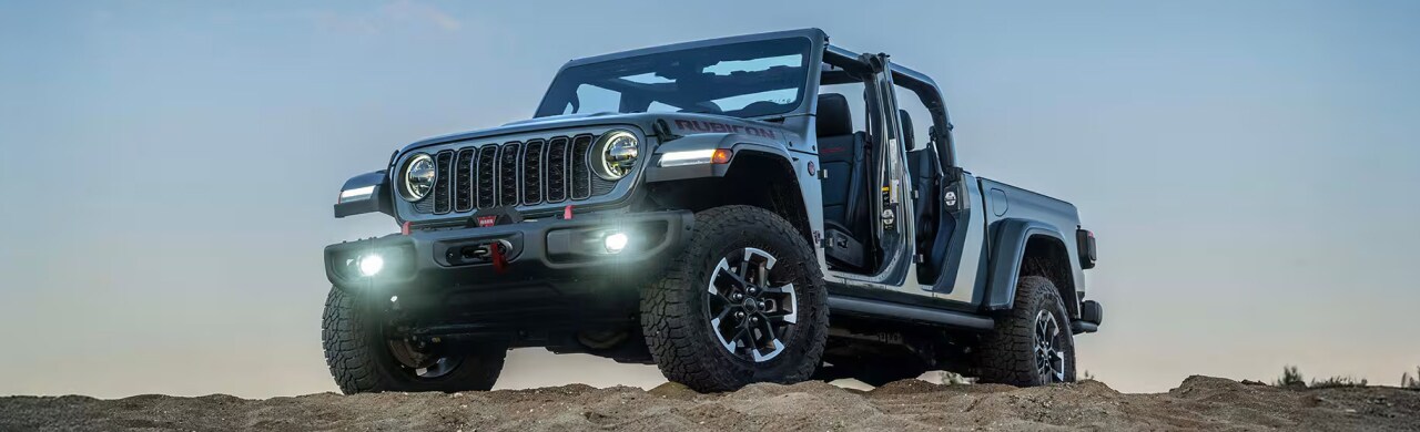 Jeep%20Gladiator%20Cab%20and%20Bed%20Guide%20Which%20Configuration%20Fits%20Your%20Daily%20Tasks.jpg Jeep Gladiator
