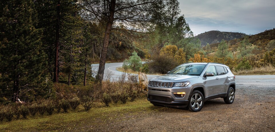 2019-Jeep-Compass-Longitude-SUV-L01.png