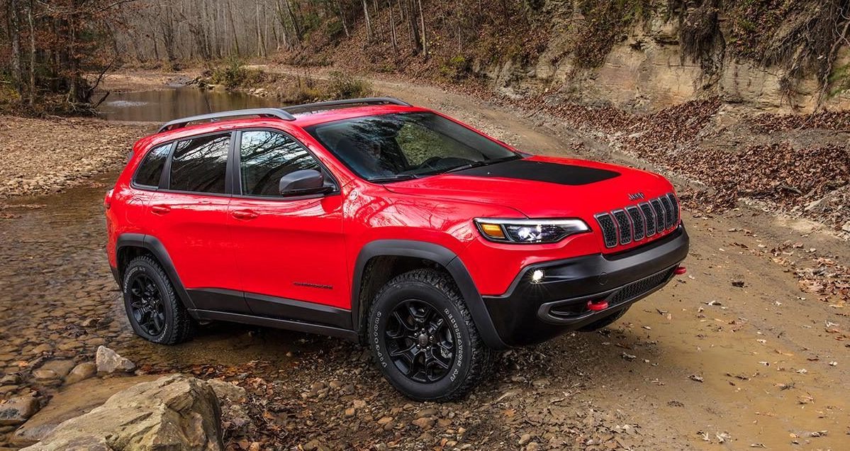 2019-Jeep-Cherokee-in Warwick RI 2.jpg