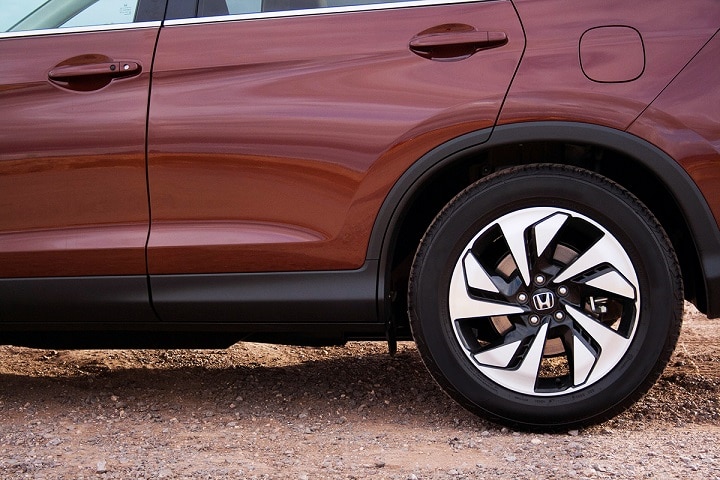 2016 Honda CR-V tire rear wheel of Honda CR-V