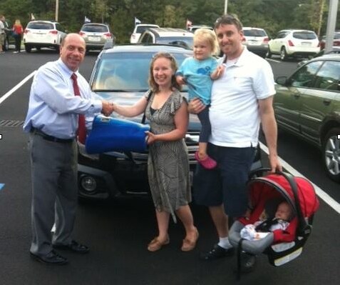 Balise Subaru happy
customers happy new car buyers at Balise Subaru