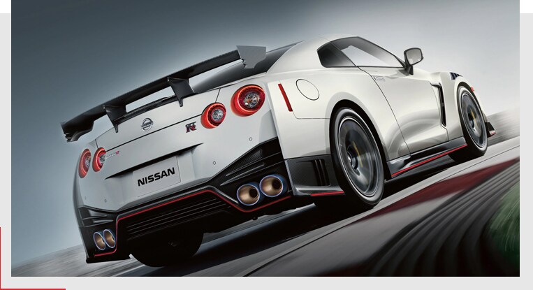 2020-Nissan-GT-R-performance.jpg