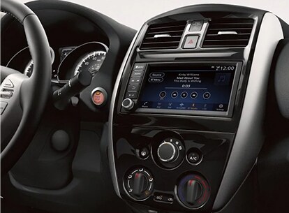 versa-sedan-technology-img.jpg