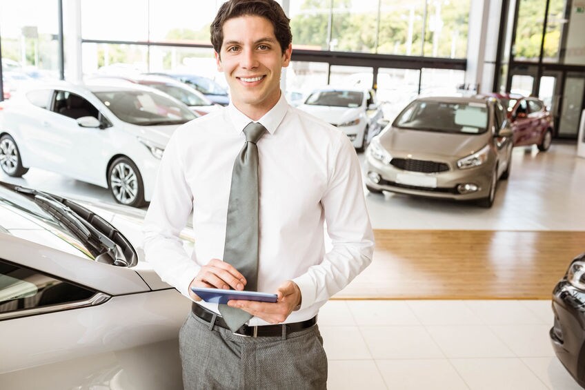 Baron BMW - salesman trading-in a vehicle for customer