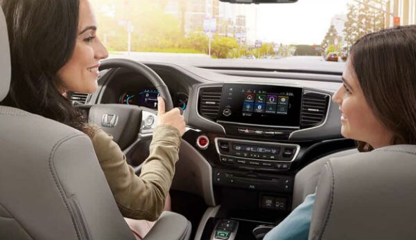 Baron Honda 2019 Honda Pilot East Patchoge,NY Mom Driving