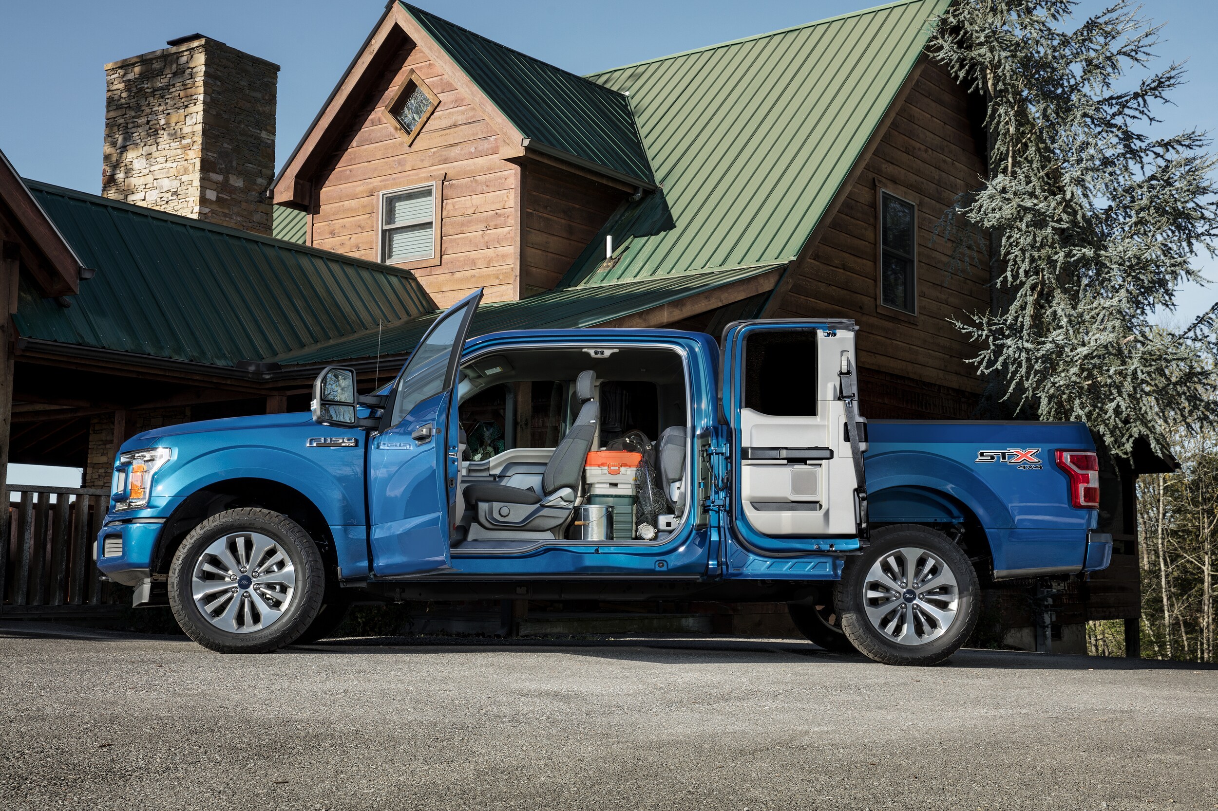 2019 Ford F-150 - Exterior (2).jpeg