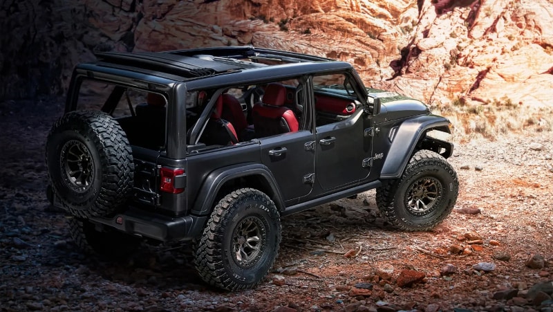 Screenshot_2020-11-16 Jeep Teases Production 2022 Wrangler With 392 Hemi V8 In New Video.png