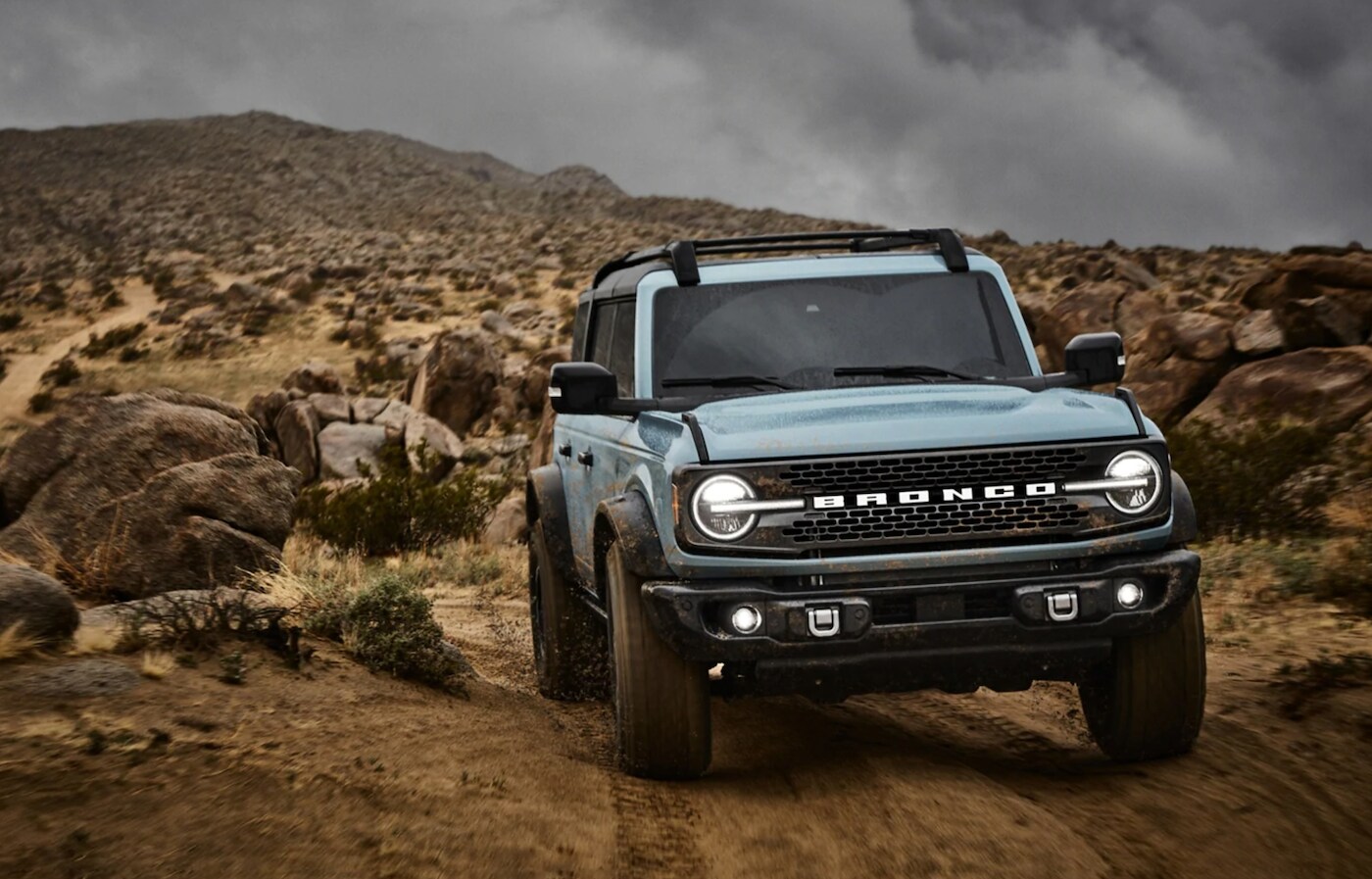 2021 Ford Bronco off-roading..png