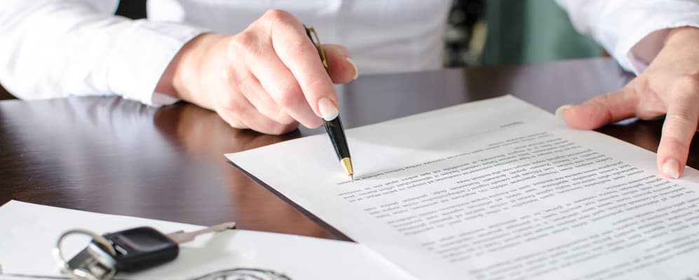 signing-a-contract-to-buy-a-car.jpg