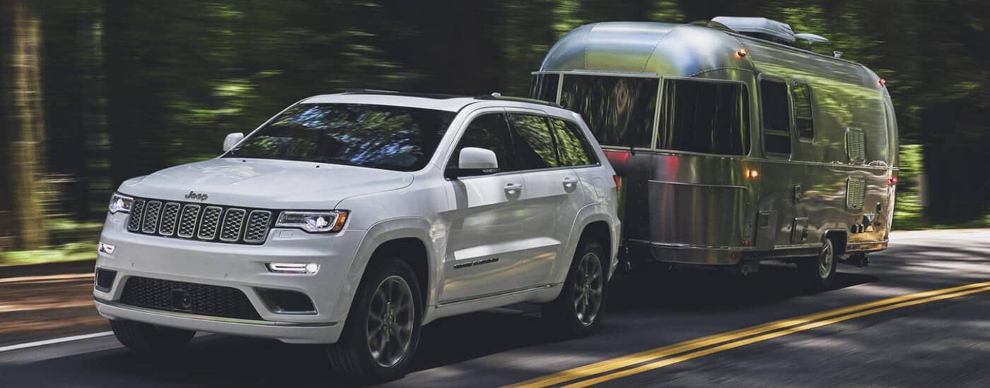 2020-Jeep-Grand-Cherokee-Towing.jpg