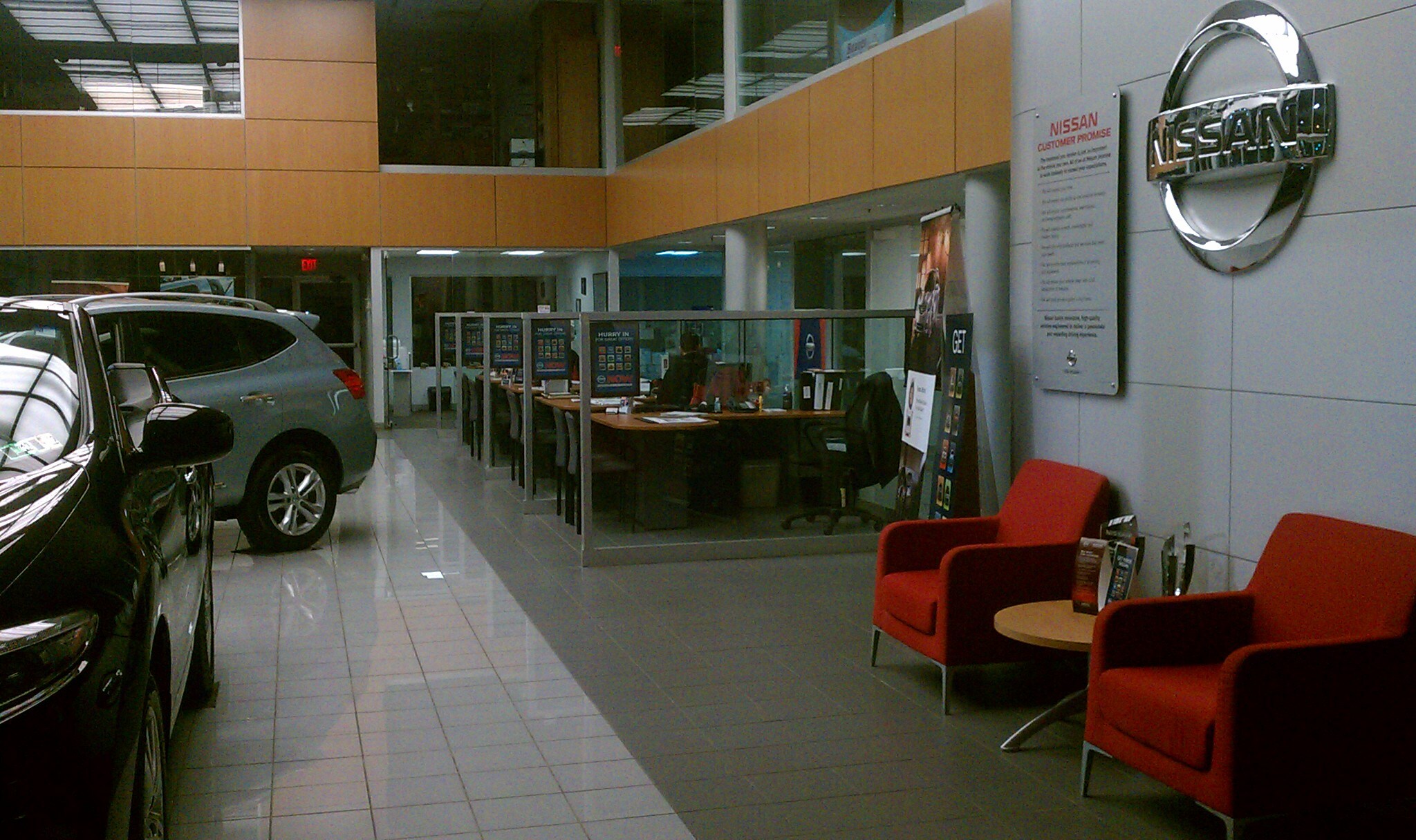 SHOWROOM 2.jpg