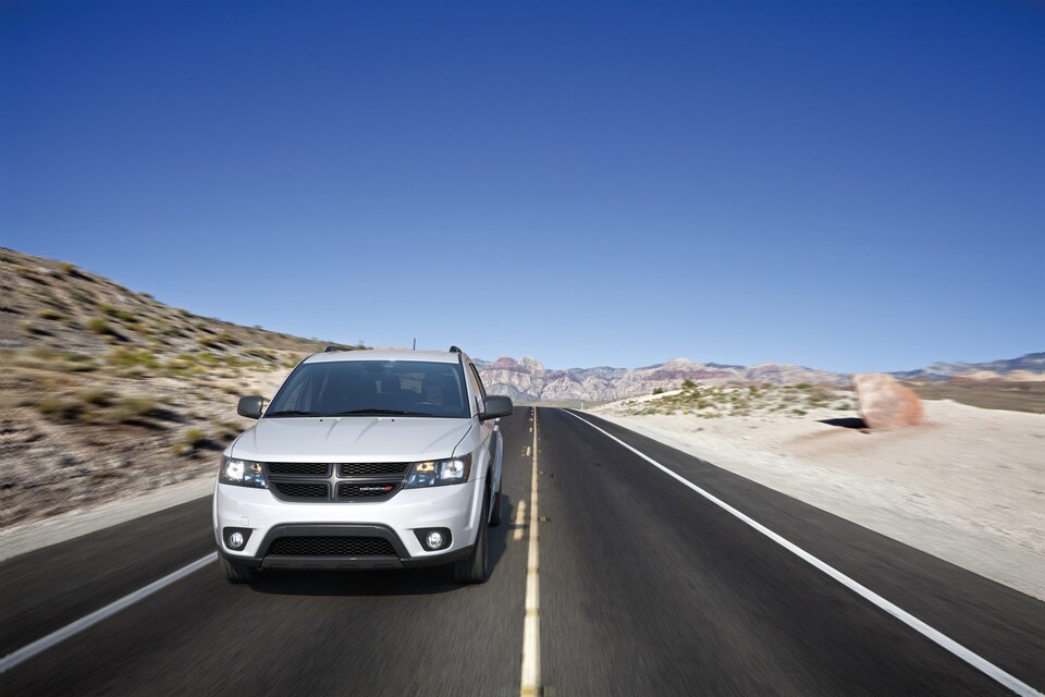 2019-Dodge-Journey-GT-SUV-L04.png